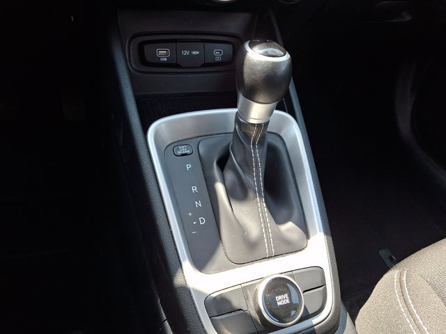Certified 2025 Hyundai Venue SEL FWD image 15