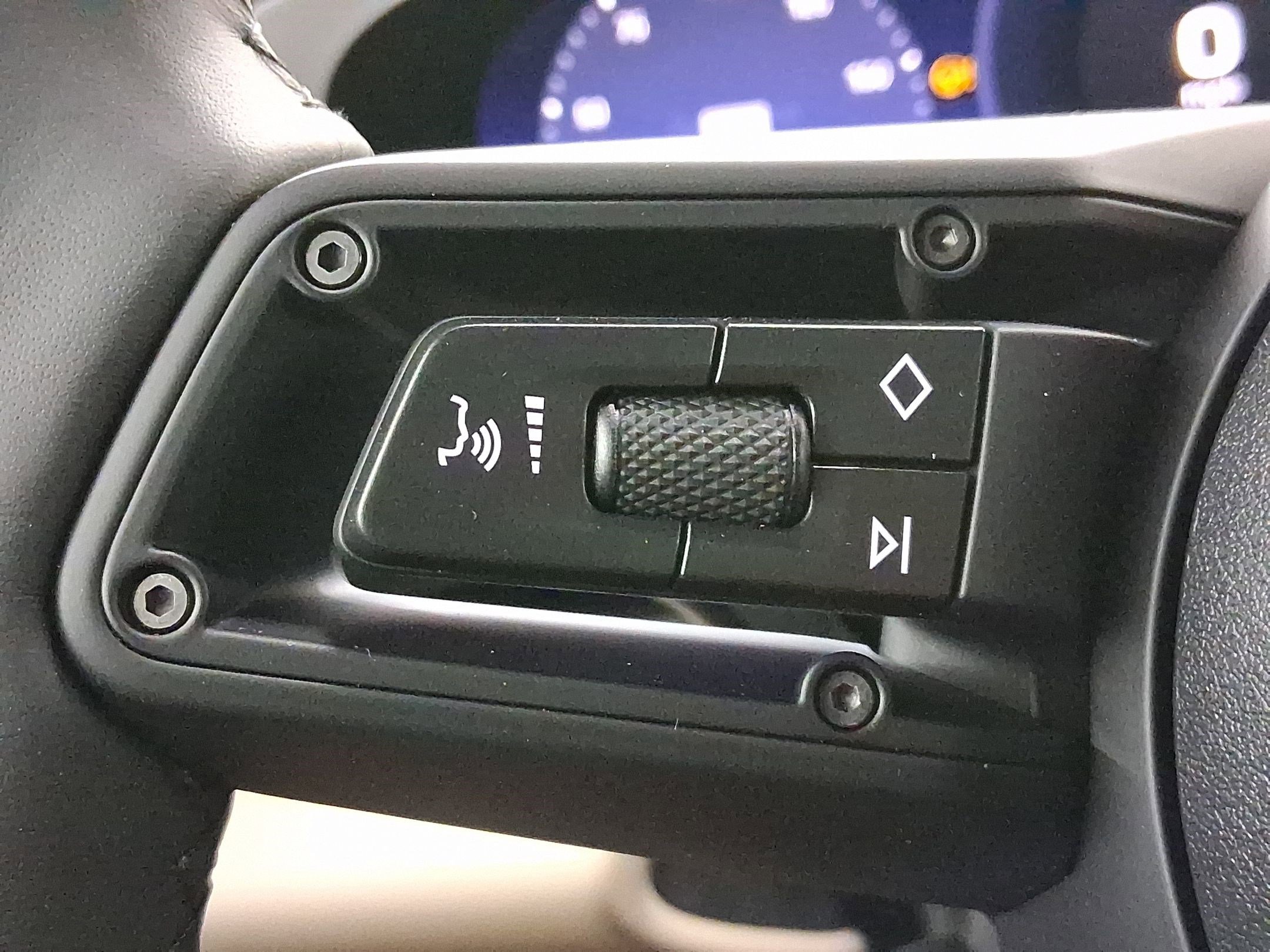 Used 2026 Porsche Macan image 16