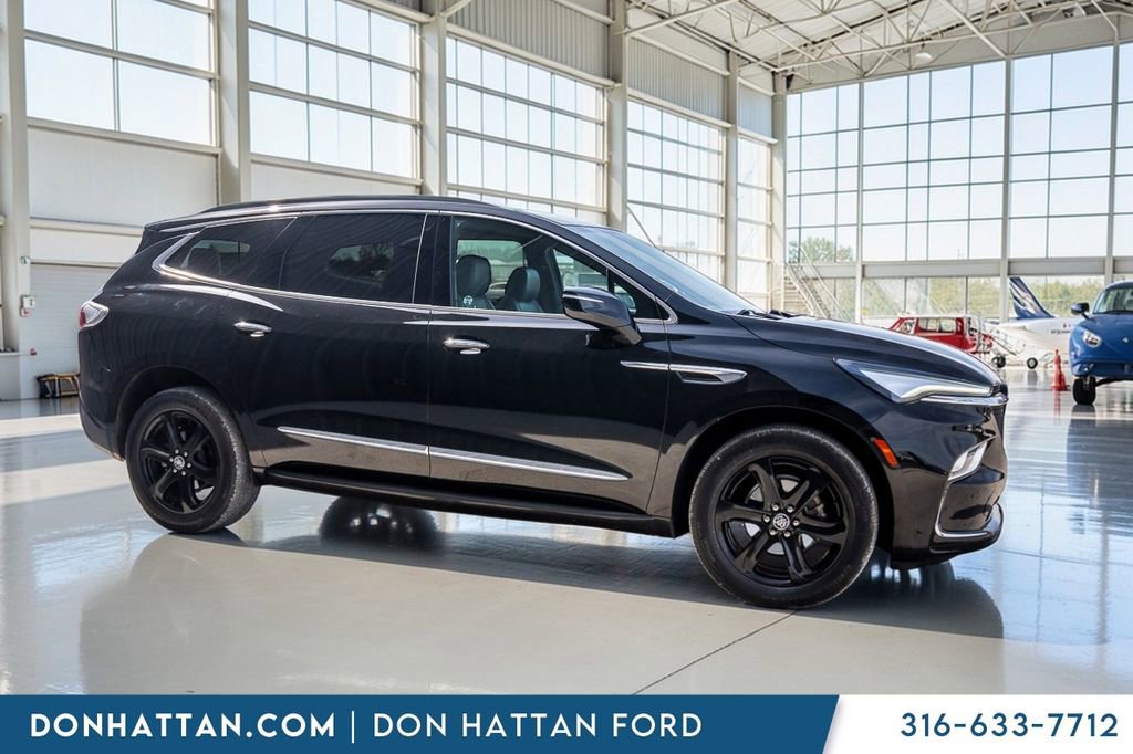 Used 2024 Buick Enclave Essence w/ Sport Touring Edition image 33
