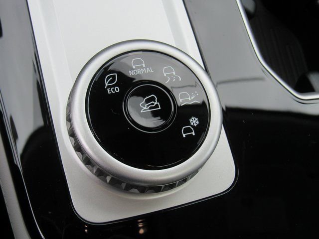 New 2025 Mitsubishi Outlander SE image 22