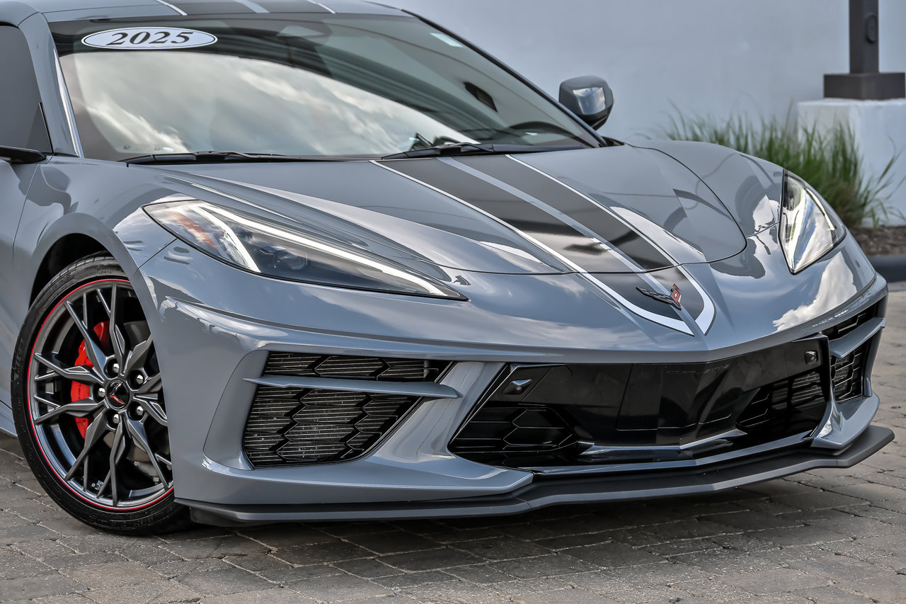 Used 2025 Chevrolet Corvette Stingray Preferred Cpe w/ Stealth Interior Trim Package RWD image 2
