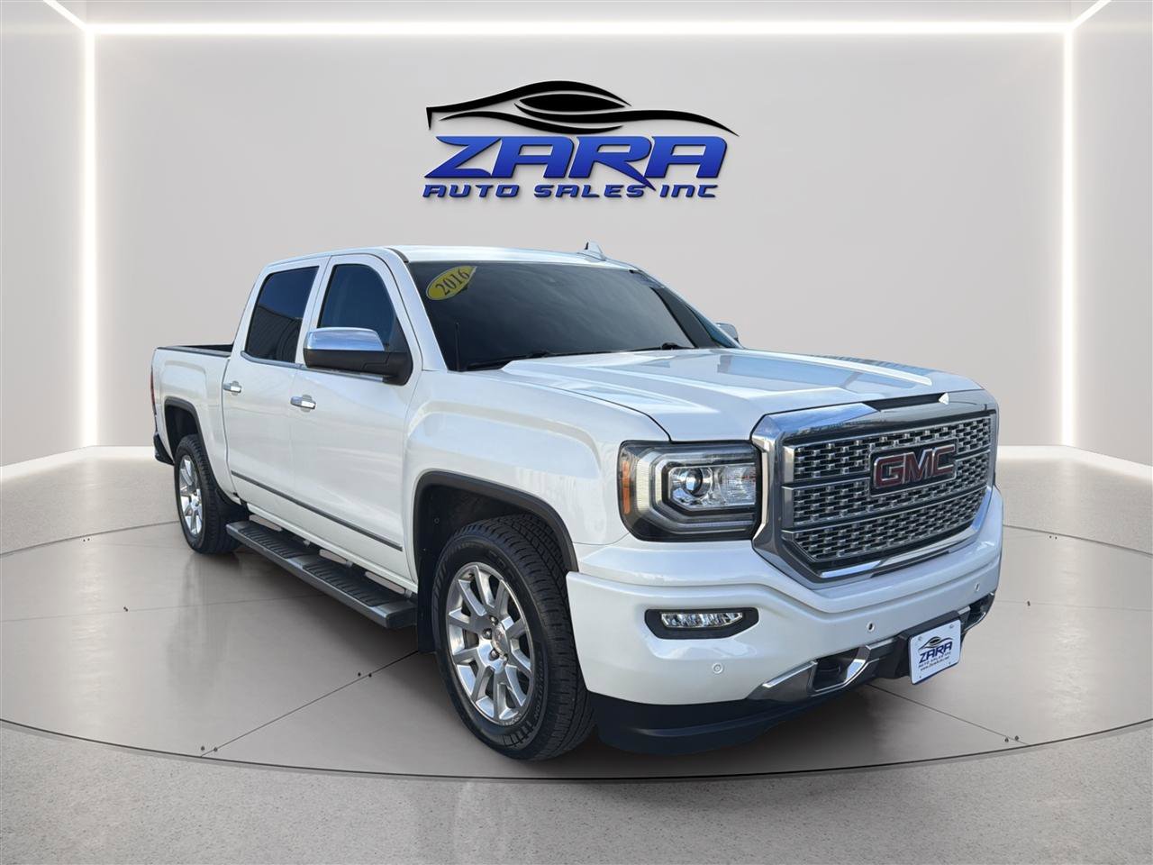 Used 2016 GMC Sierra 1500 Denali w/ Enhanced Driver Alert Package image 9