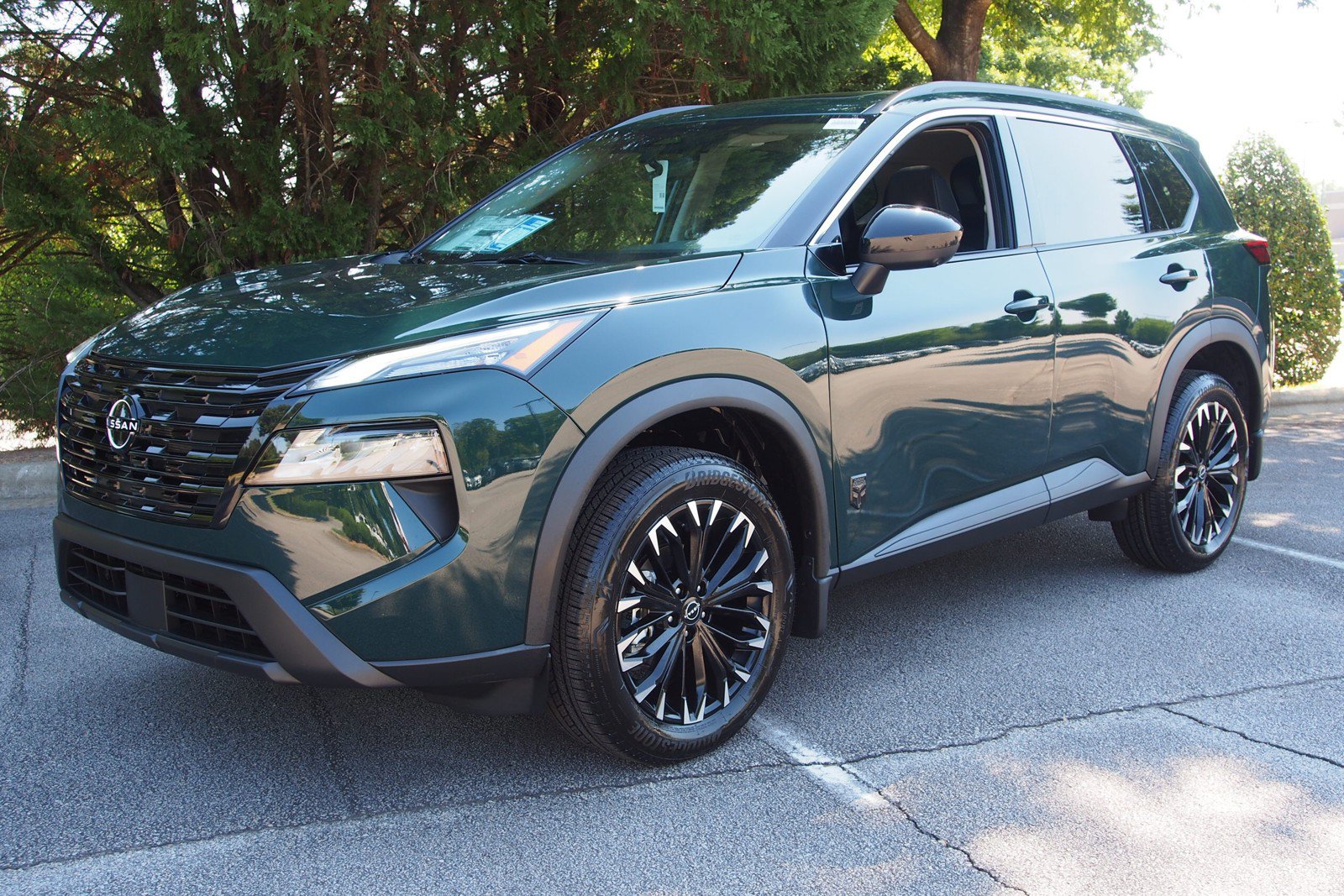 New 2026 Nissan Rogue Dark Armor FWD image 3