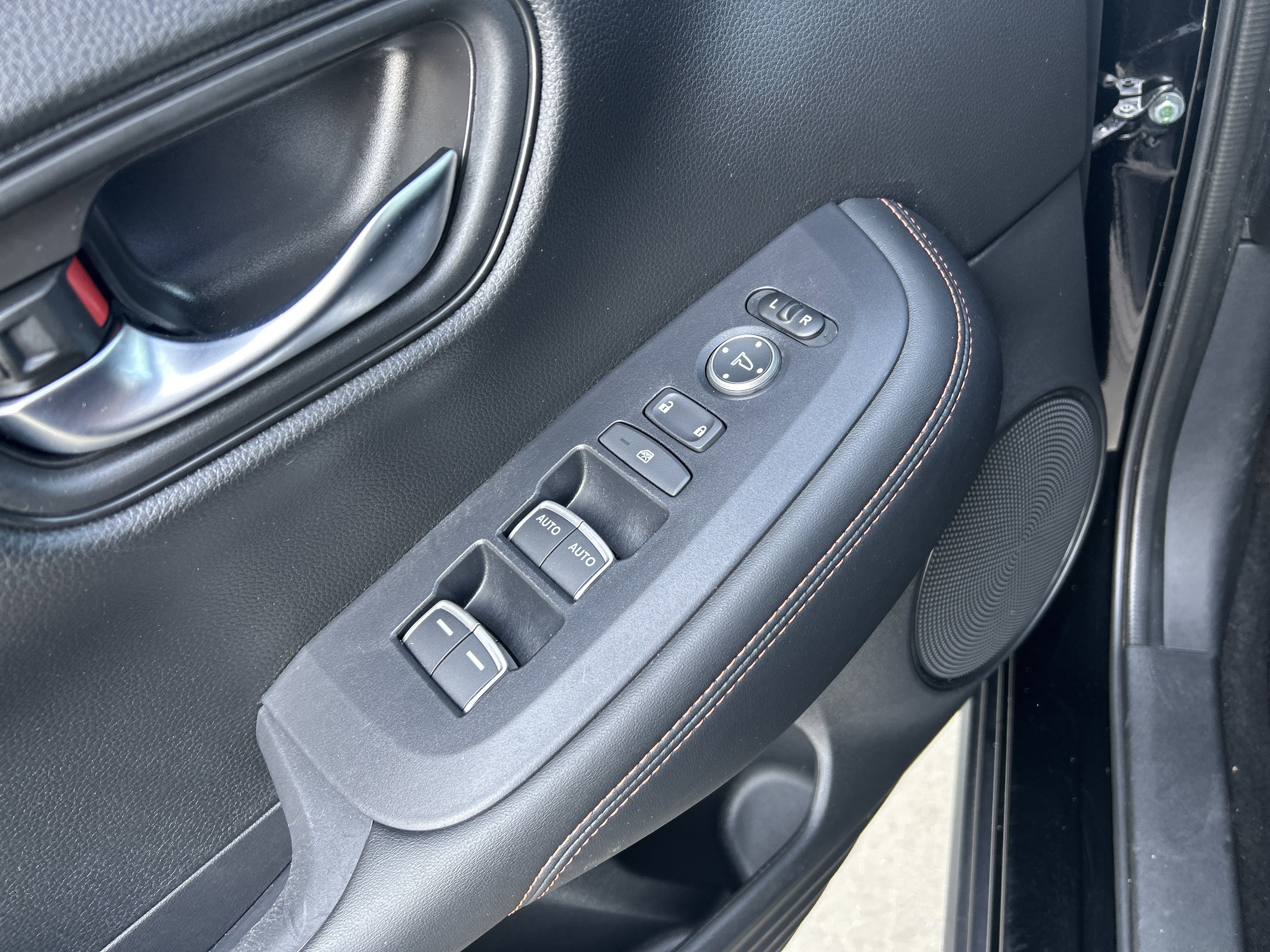 Certified 2025 Honda HR-V Sport image 23