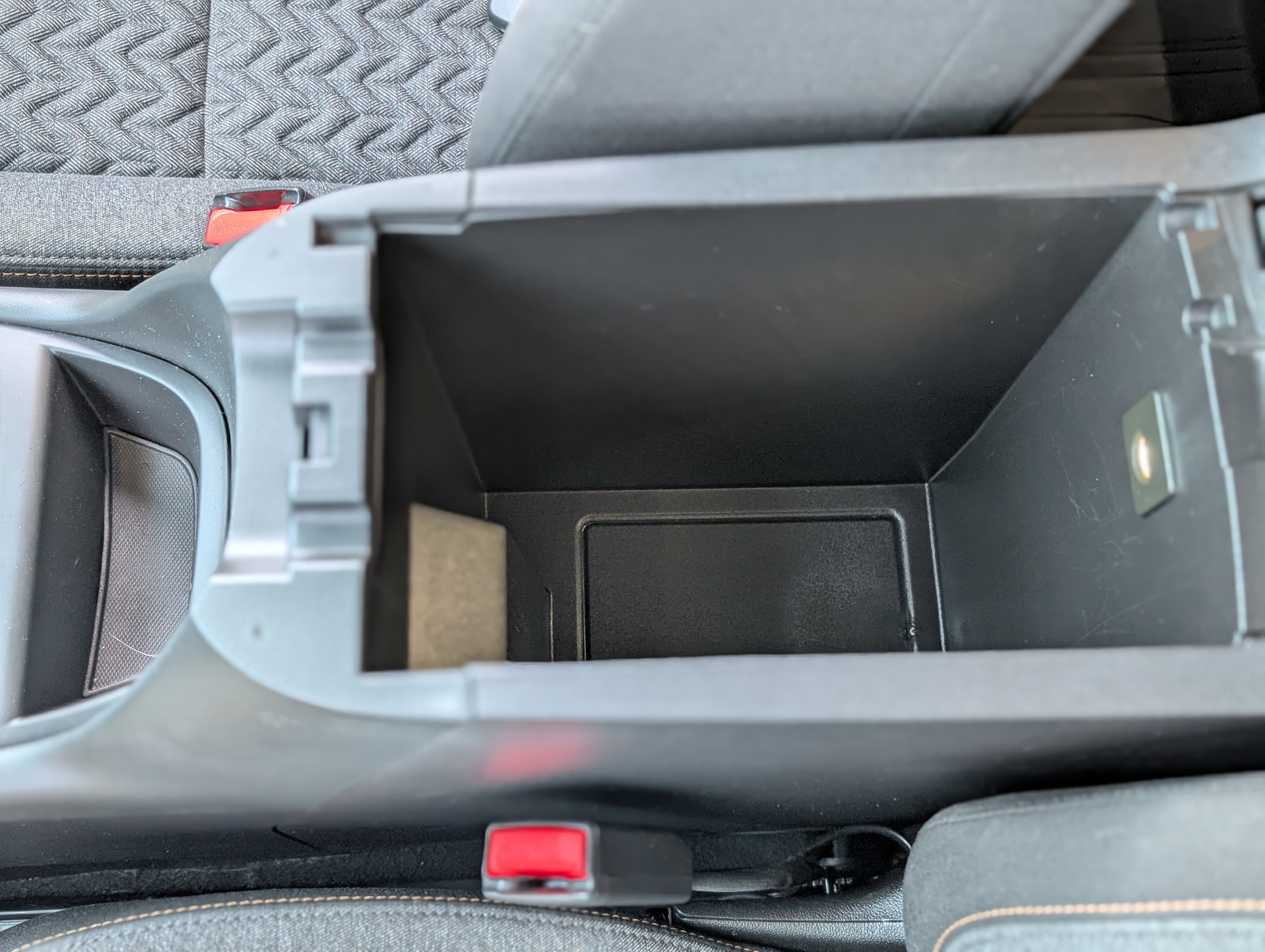 Used 2022 Chevrolet Equinox LT w/ LPO, Floor Liner Package image 23