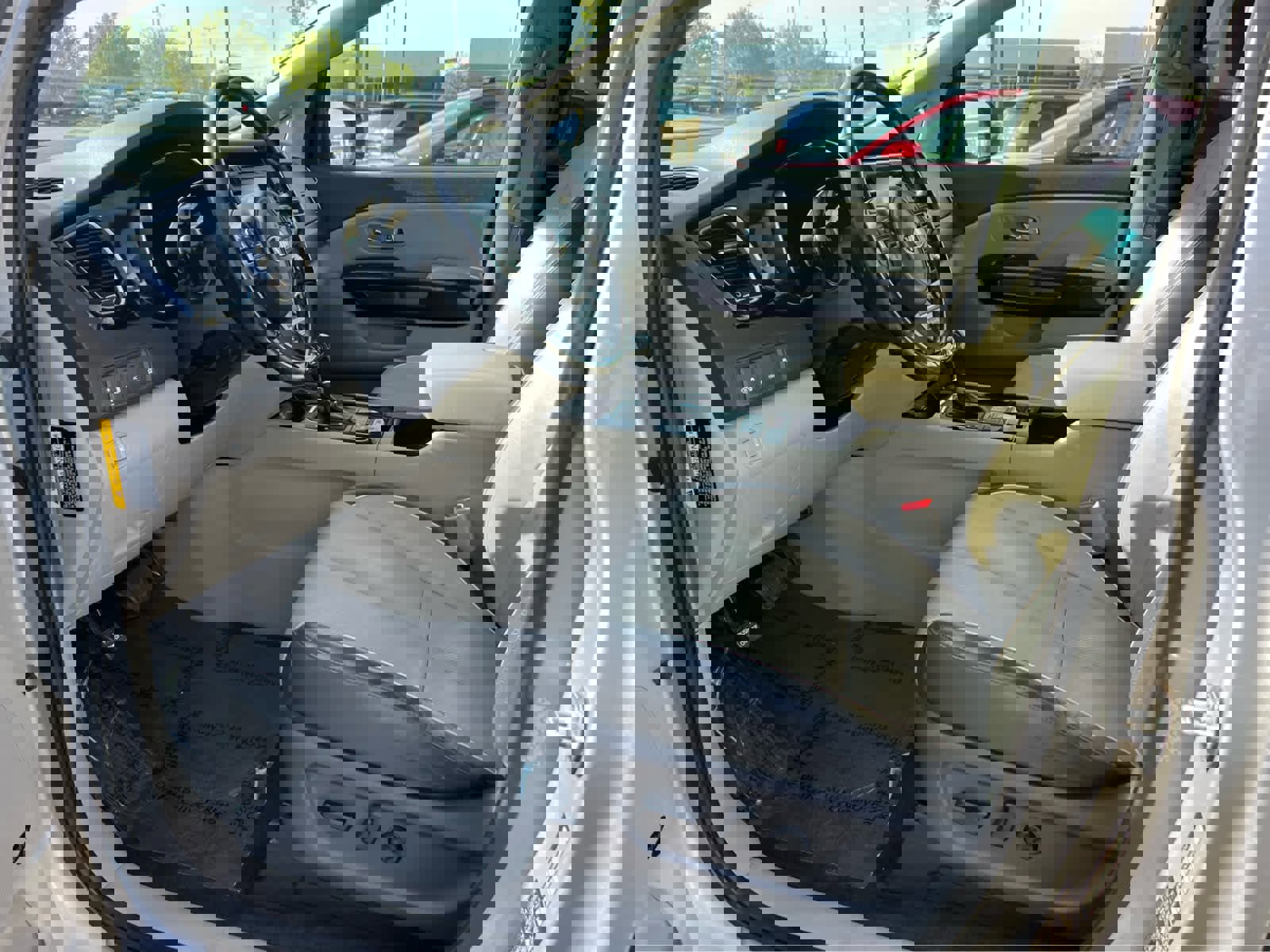 Used 2016 Kia Sedona SX image 28