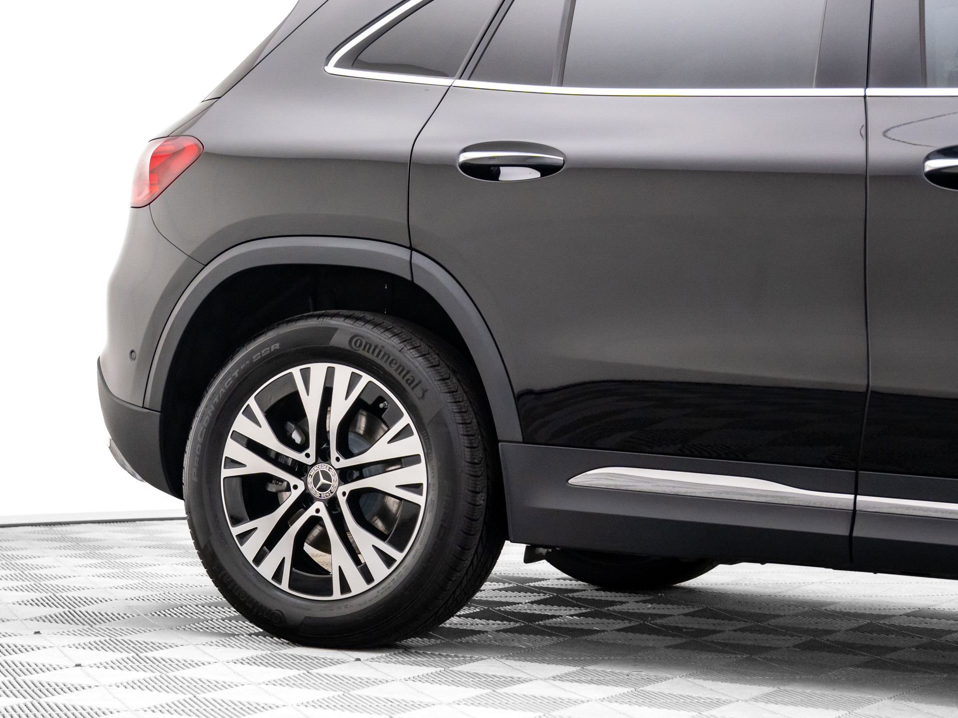 Certified 2025 Mercedes-Benz GLA 250 GLA 250 w/ Exclusive Package image 36