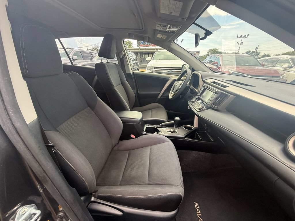 Used 2015 Toyota RAV4 XLE AWD/4WD image 23