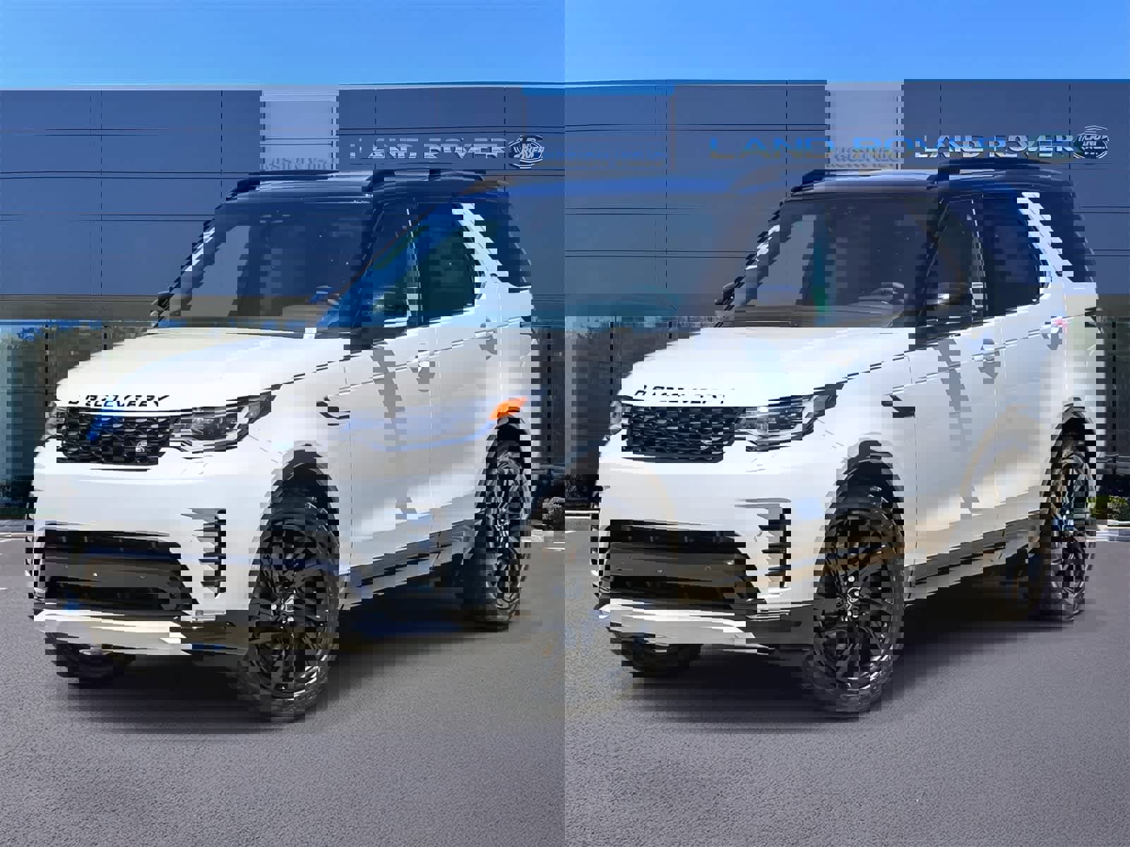 New 2025 Land Rover Discovery Dynamic SE