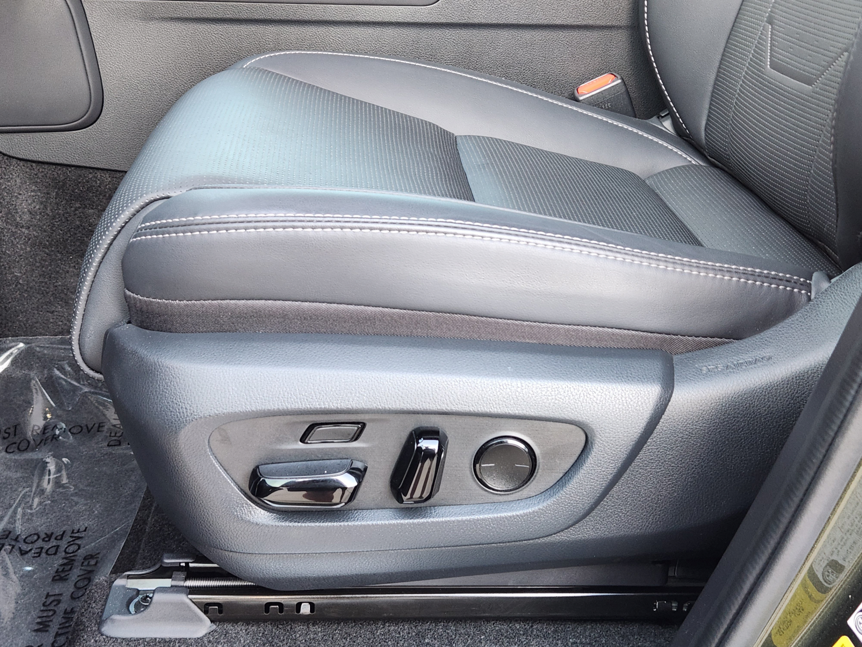 Used 2025 Lexus GX 550 w/ Accessory Package (2T) AWD/4WD image 19