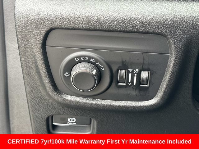 Used 2024 Jeep Grand Cherokee L Laredo AWD/4WD image 27