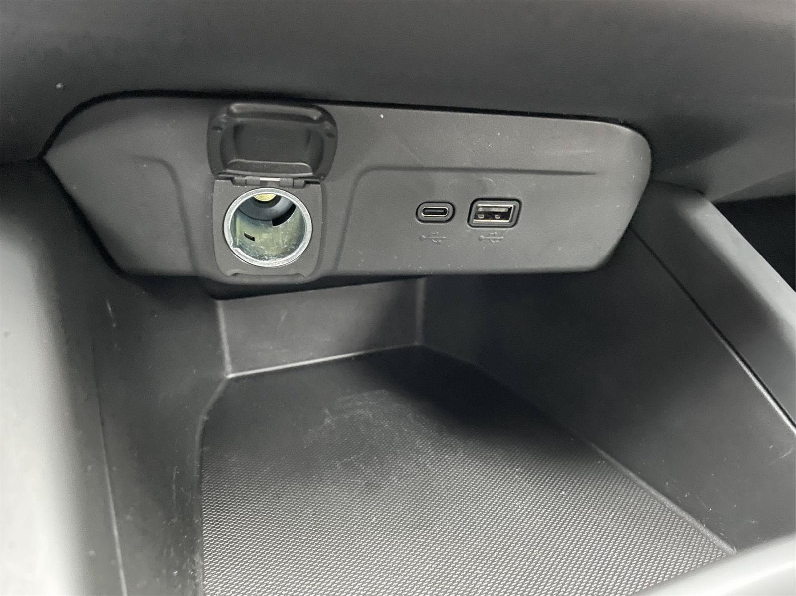 Used 2024 Chevrolet Trax RS w/ Driver Confidence Package FWD image 29