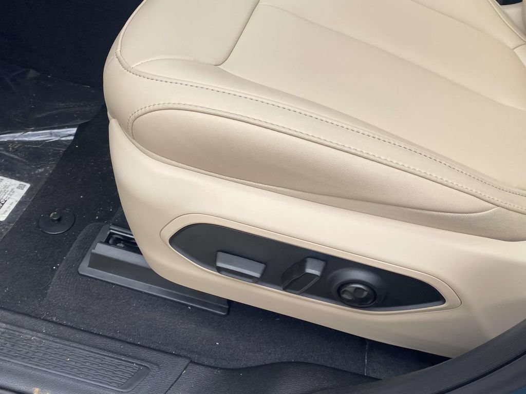 New 2026 Jeep Grand Cherokee L Limited w/ Limited Altitude Package RWD image 45
