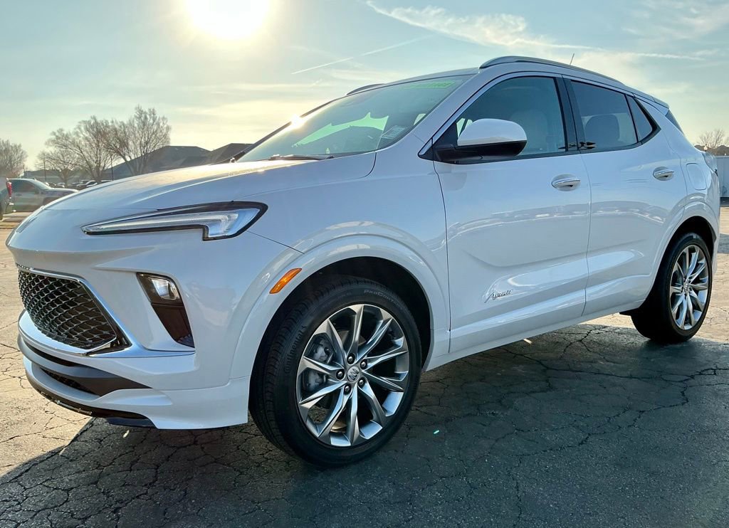 Used 2024 Buick Encore GX Avenir image 12