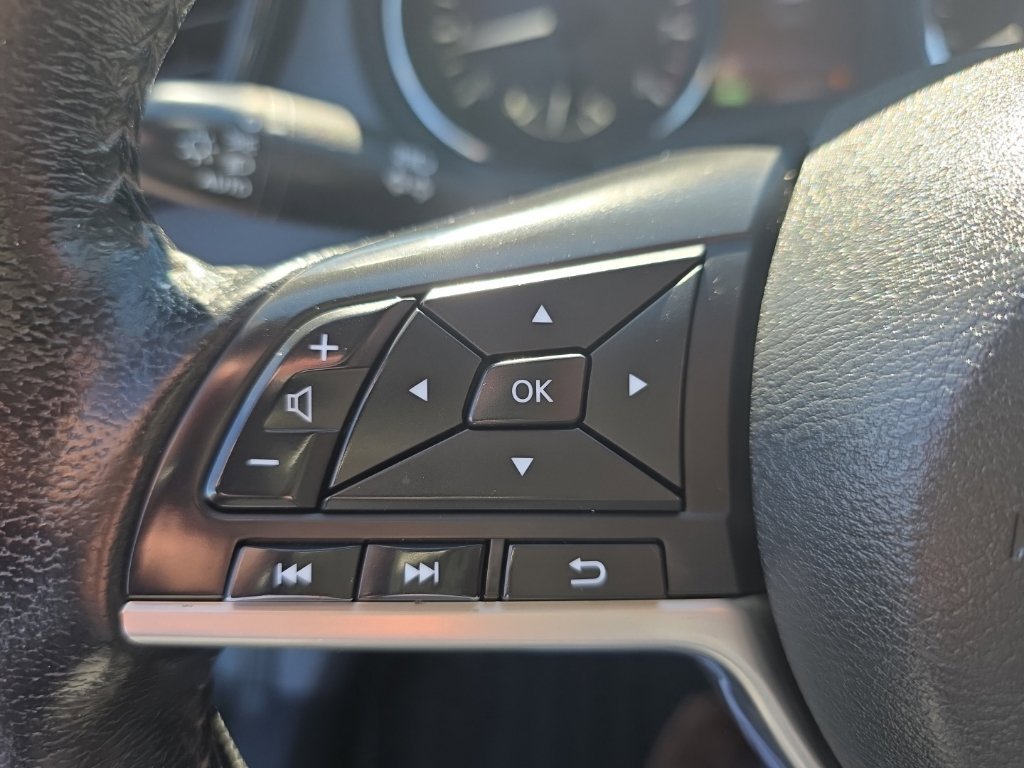 Used 2020 Nissan Rogue SV AWD/4WD image 29