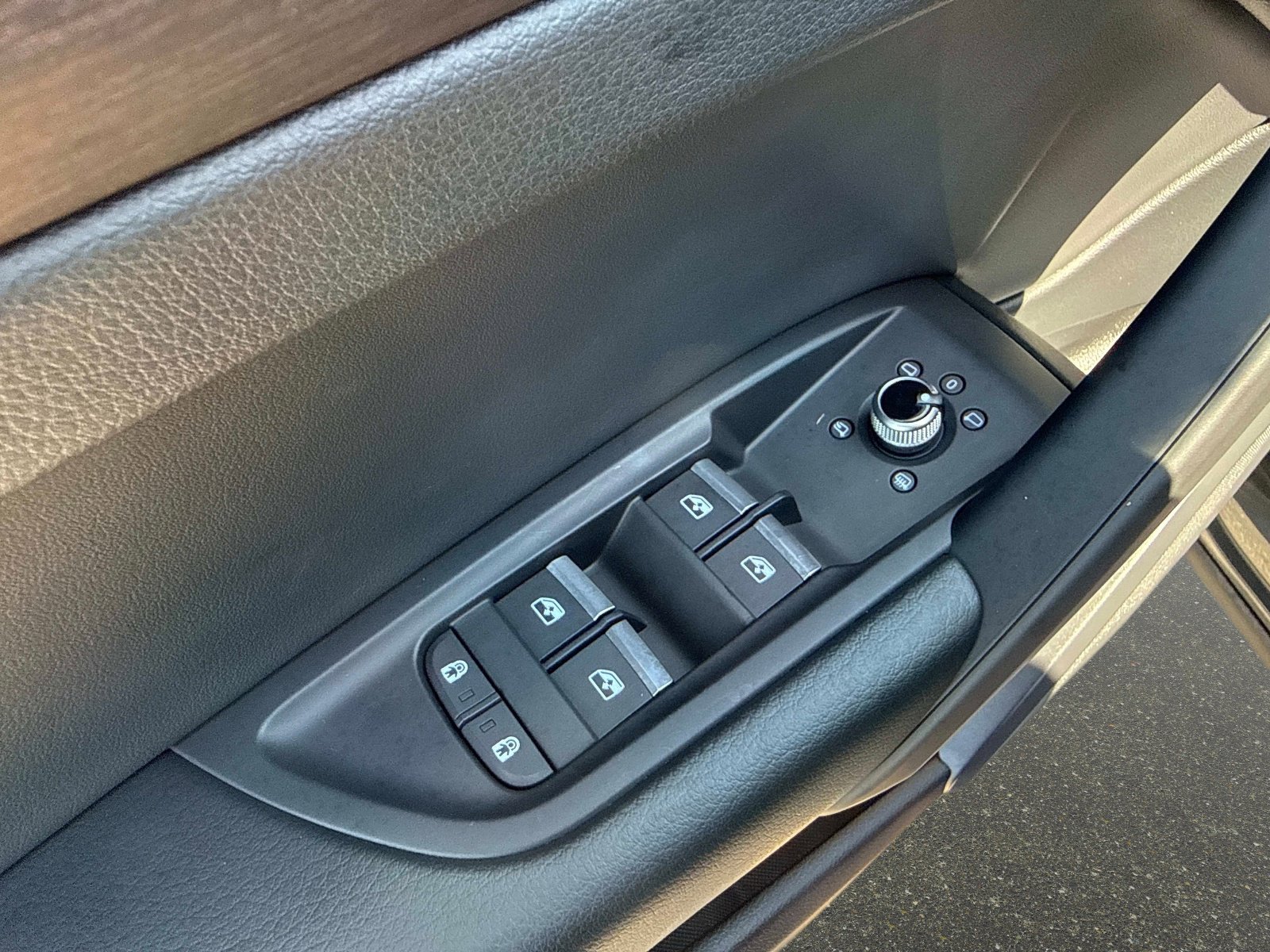 Used 2025 Audi Q5 2.0T Premium image 17