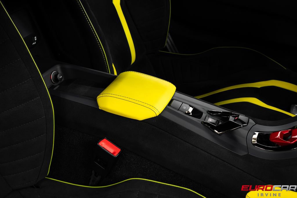 Used 2022 Lamborghini Huracan STO RWD image 38