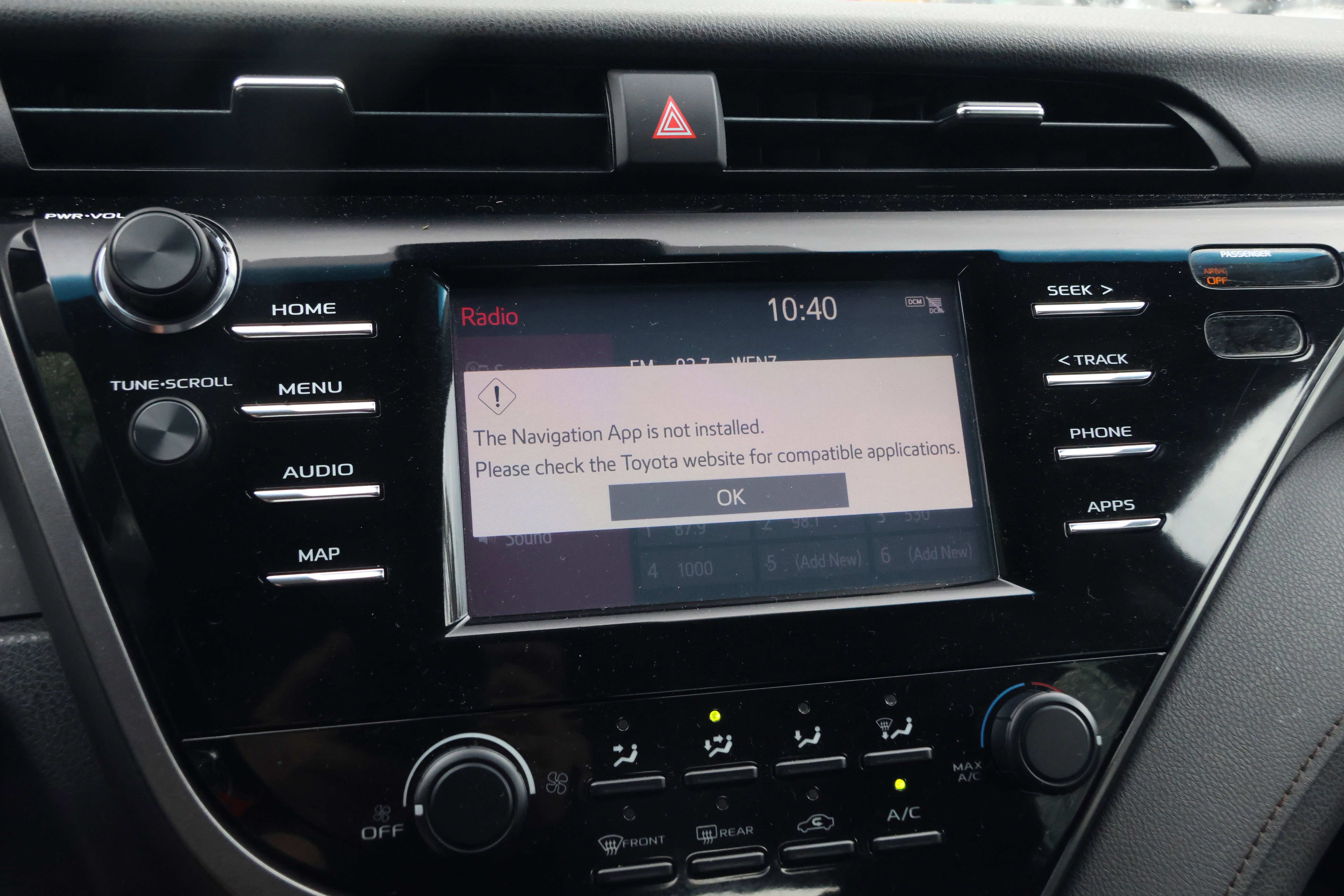 Used 2019 Toyota Camry LE FWD image 22
