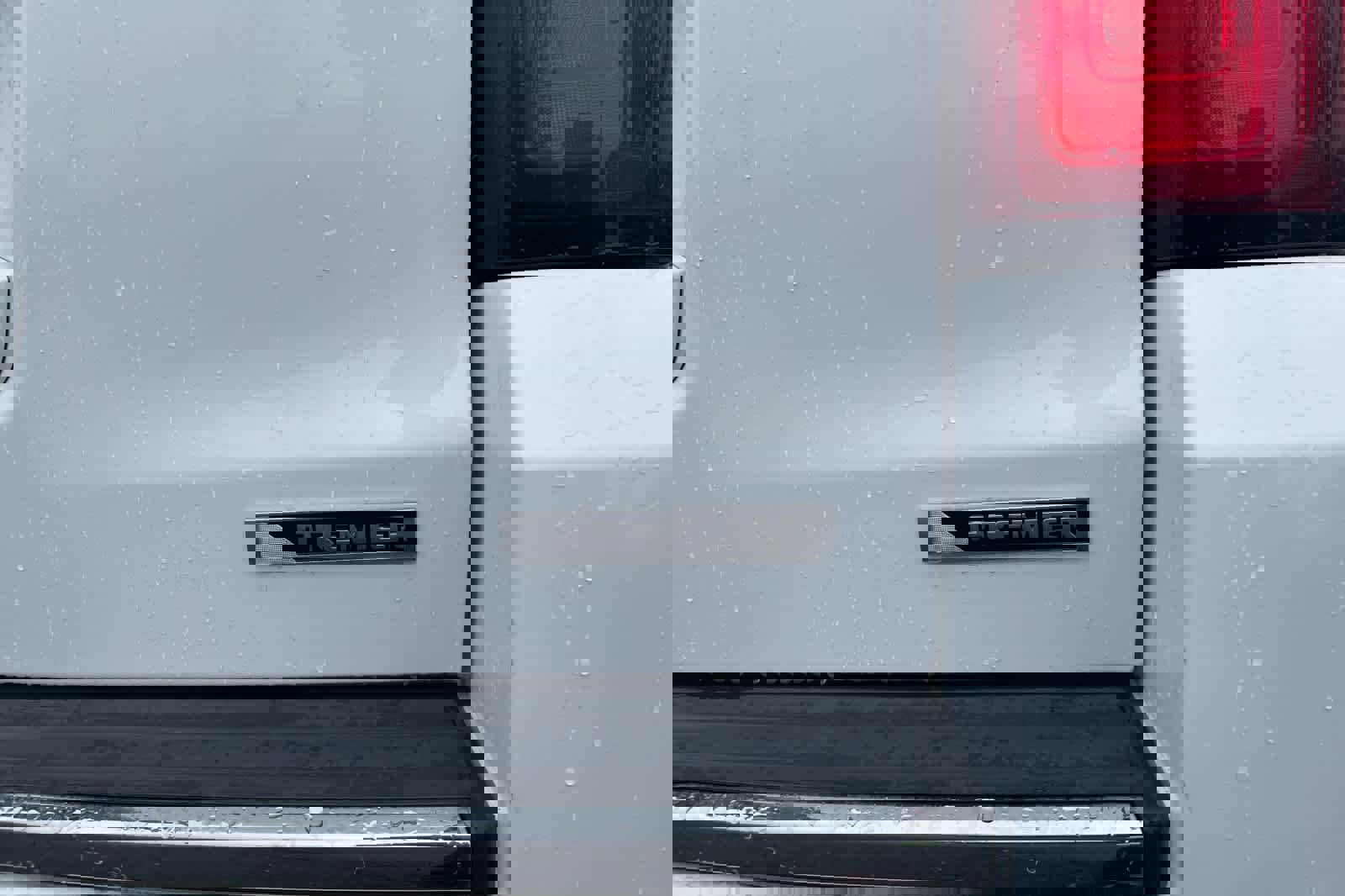 Used 2018 Chevrolet Suburban Premier image 12