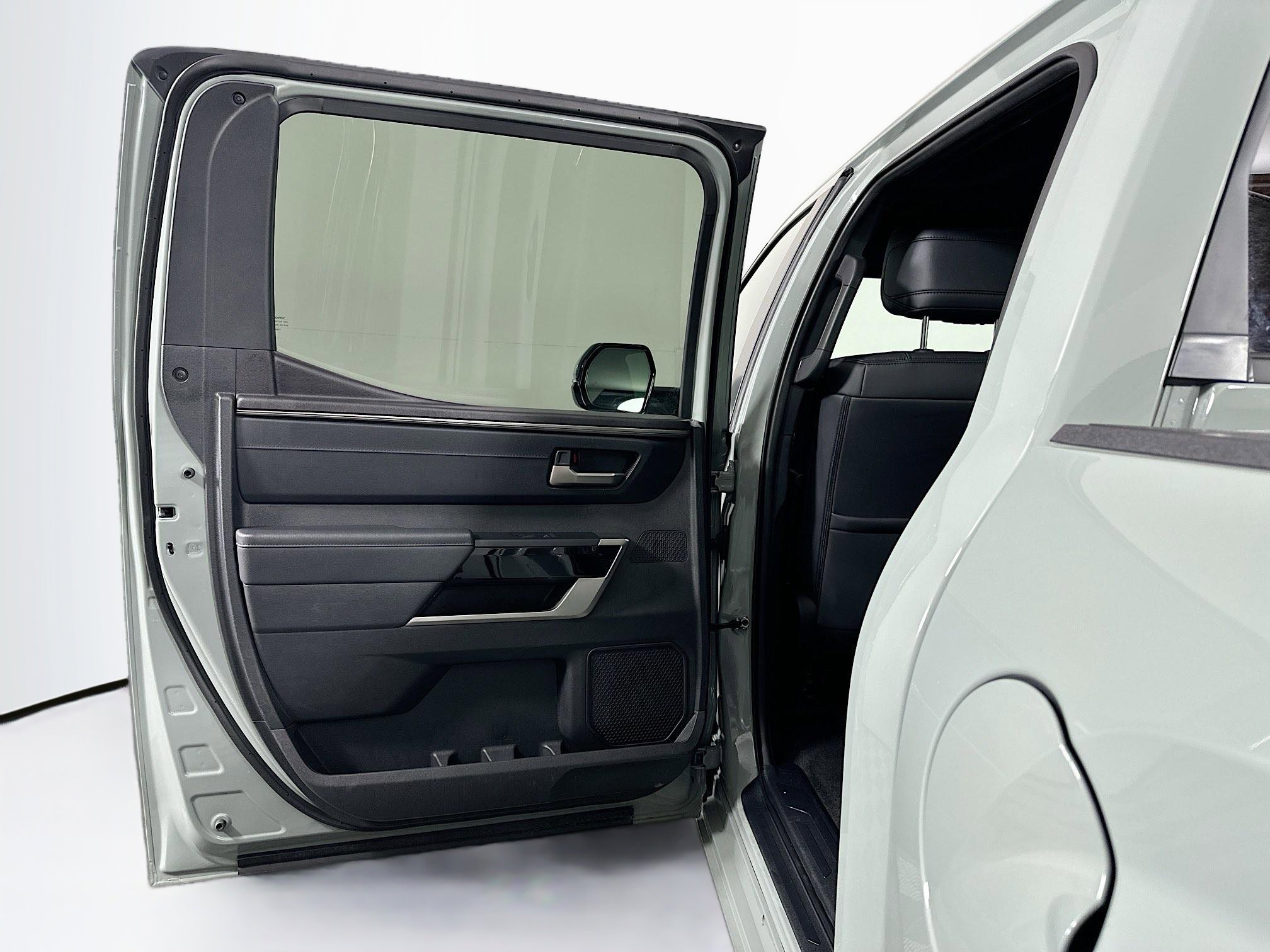 Used 2025 Toyota Tundra Limited image 25