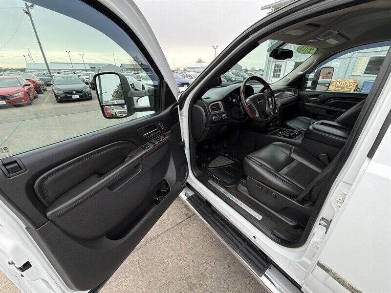 Used 2013 GMC Sierra 3500 Denali image 15