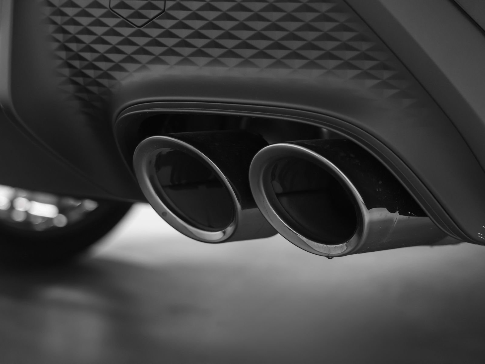 New 2026 Porsche Macan Turbo AWD/4WD image 18