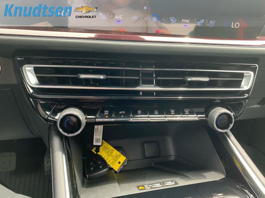 New 2026 Chevrolet Traverse RS w/ LPO, Floor Liner Package AWD/4WD image 23