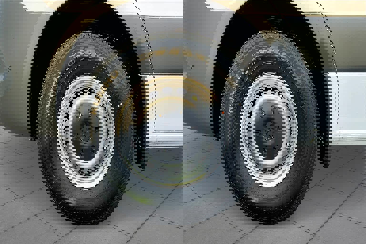 Used 2025 Mercedes-Benz Sprinter 2500 image 15