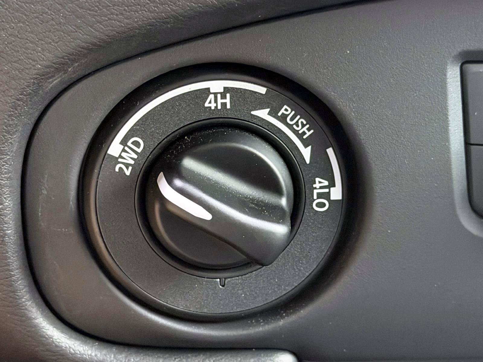 Used 2024 Nissan Frontier PRO-4X w/ Technology Package AWD/4WD image 30
