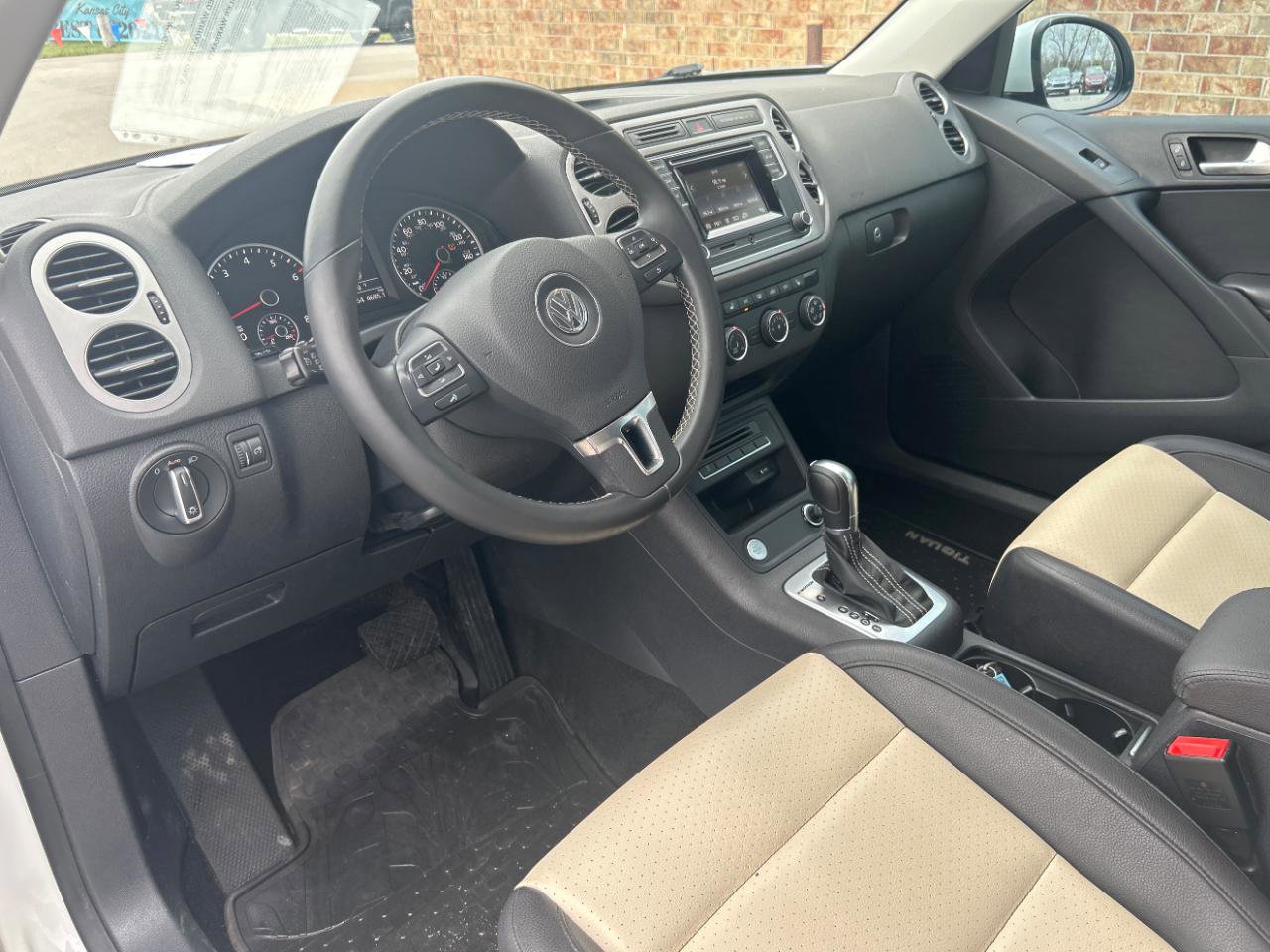 Used 2016 Volkswagen Tiguan S image 17