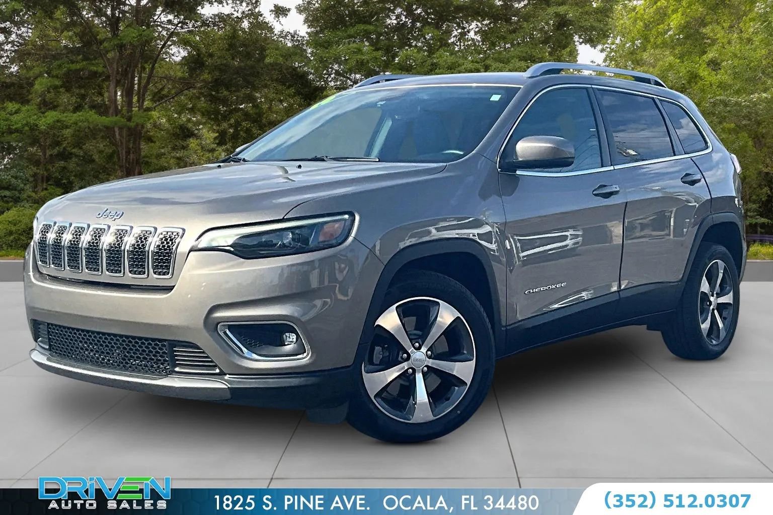 Used 2019 Jeep Cherokee Limited image 1