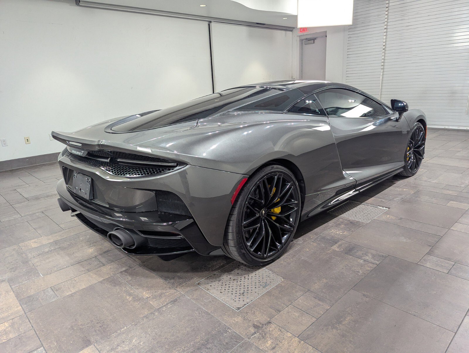 Used 2022 McLaren GT image 19