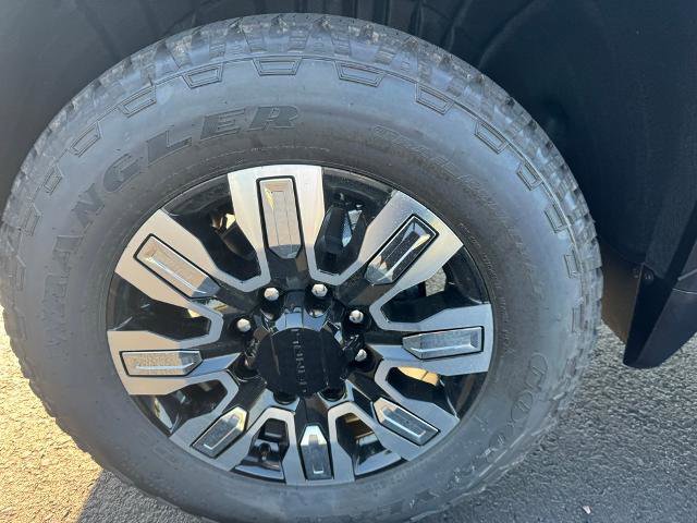 New 2025 GMC Sierra 2500 Denali w/ Denali Reserve Package image 9