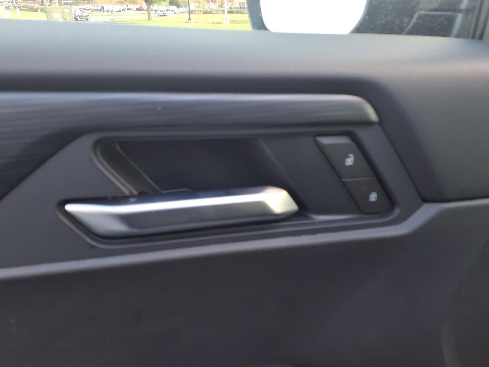 Certified 2025 GMC Acadia AT4 w/ Luxury Package AWD/4WD image 16