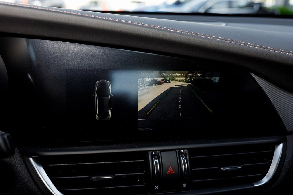 New 2025 Alfa Romeo Giulia AWD w/ Driving Assist Package image 17