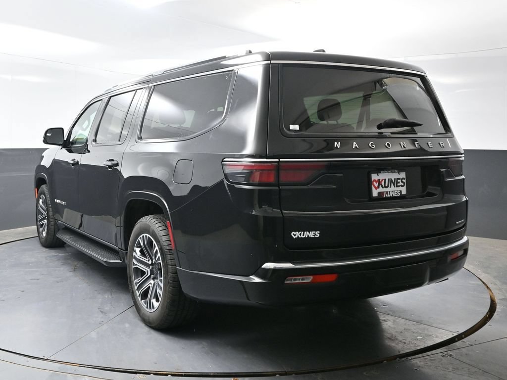 Used 2024 Jeep Wagoneer L Series II w/ Flexible Seating Group AWD/4WD image 3