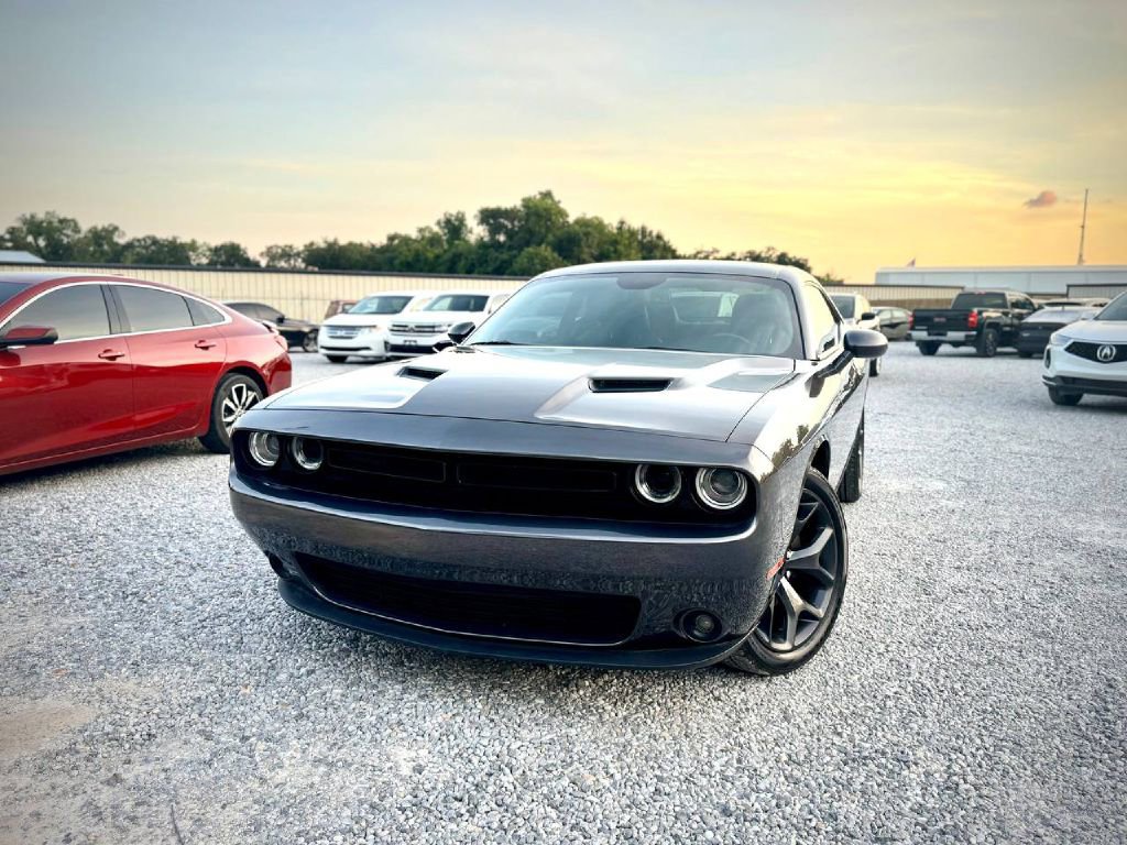 Used 2020 Dodge Challenger SXT w/ Plus Package image 1