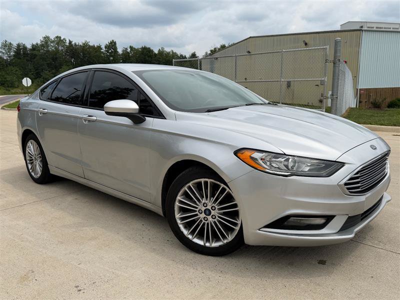 Used 2017 Ford Fusion SE FWD image 14