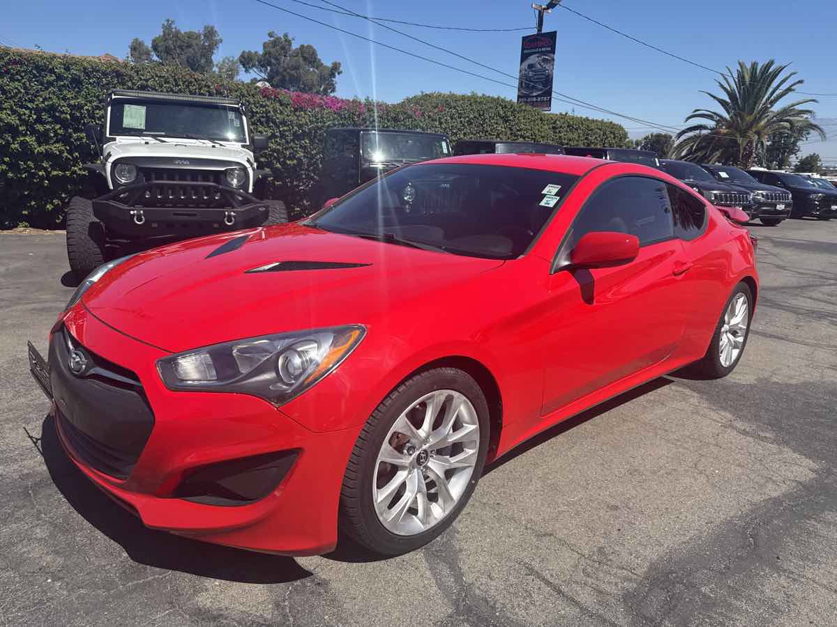 Used 2013 Hyundai Genesis 2.0T RWD image 3