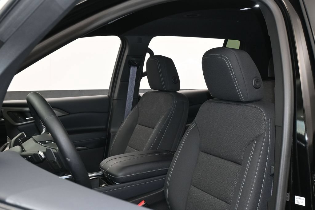 Used 2026 Chevrolet Traverse LT FWD image 10