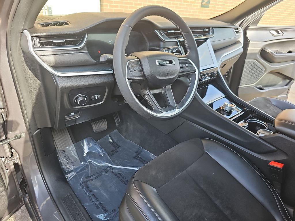 Certified 2023 Jeep Grand Cherokee L Laredo AWD/4WD image 18