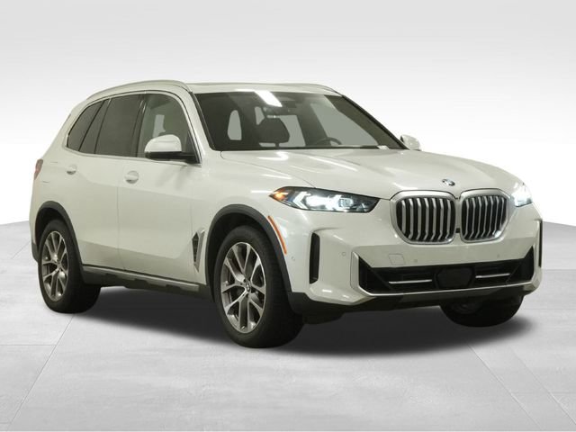 Certified 2025 BMW X5 xDrive40i w/ Premium Package image 3
