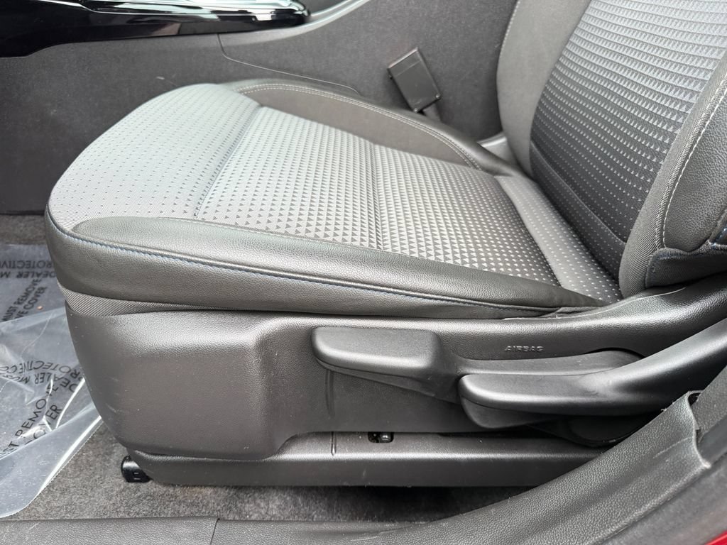 Used 2025 Chevrolet Trax LT FWD image 10