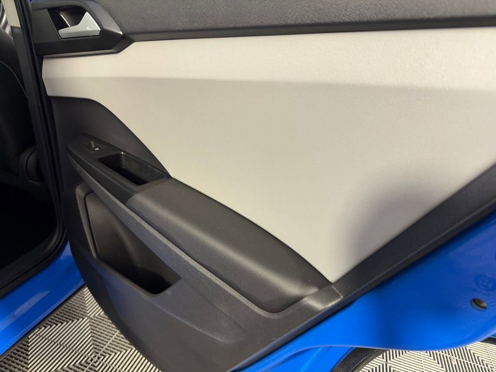 Used 2022 Volkswagen Taos SE w/ Panoramic Sunroof Package FWD image 29