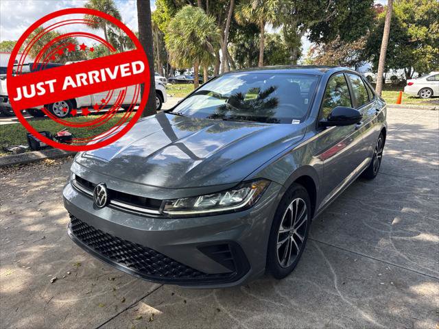 Used 2025 Volkswagen Jetta Sport image 1