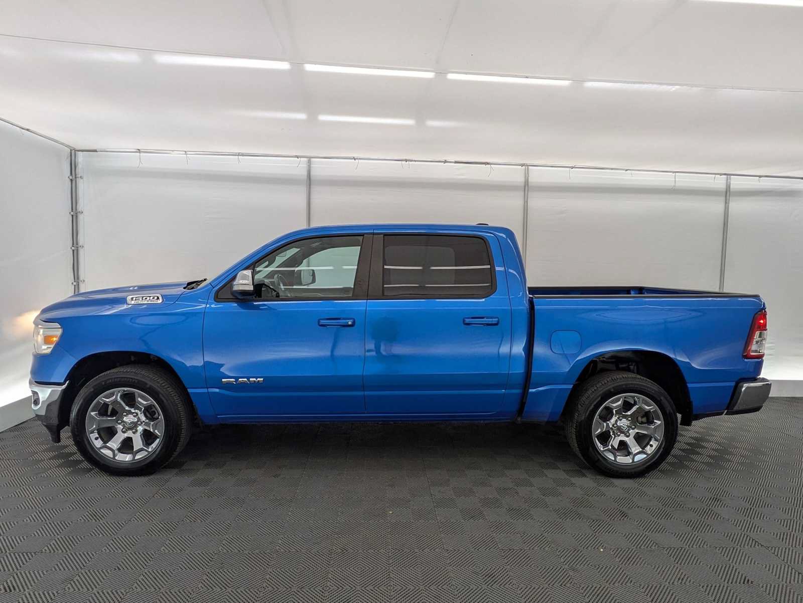 Used 2022 RAM 1500 Big Horn AWD/4WD image 3