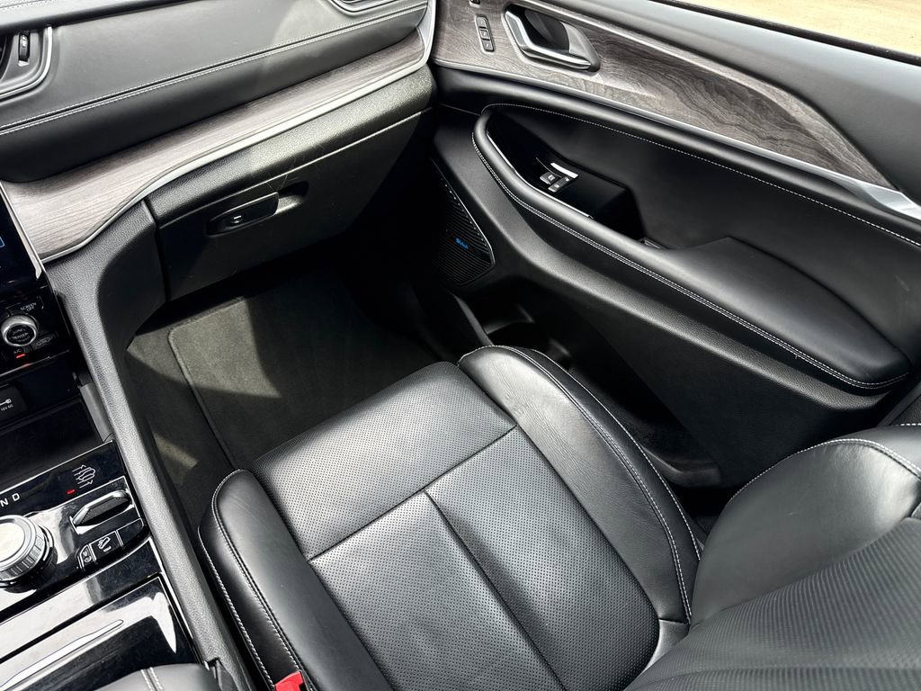 Used 2022 Jeep Grand Cherokee Overland w/ Luxury Tech Group IV image 17