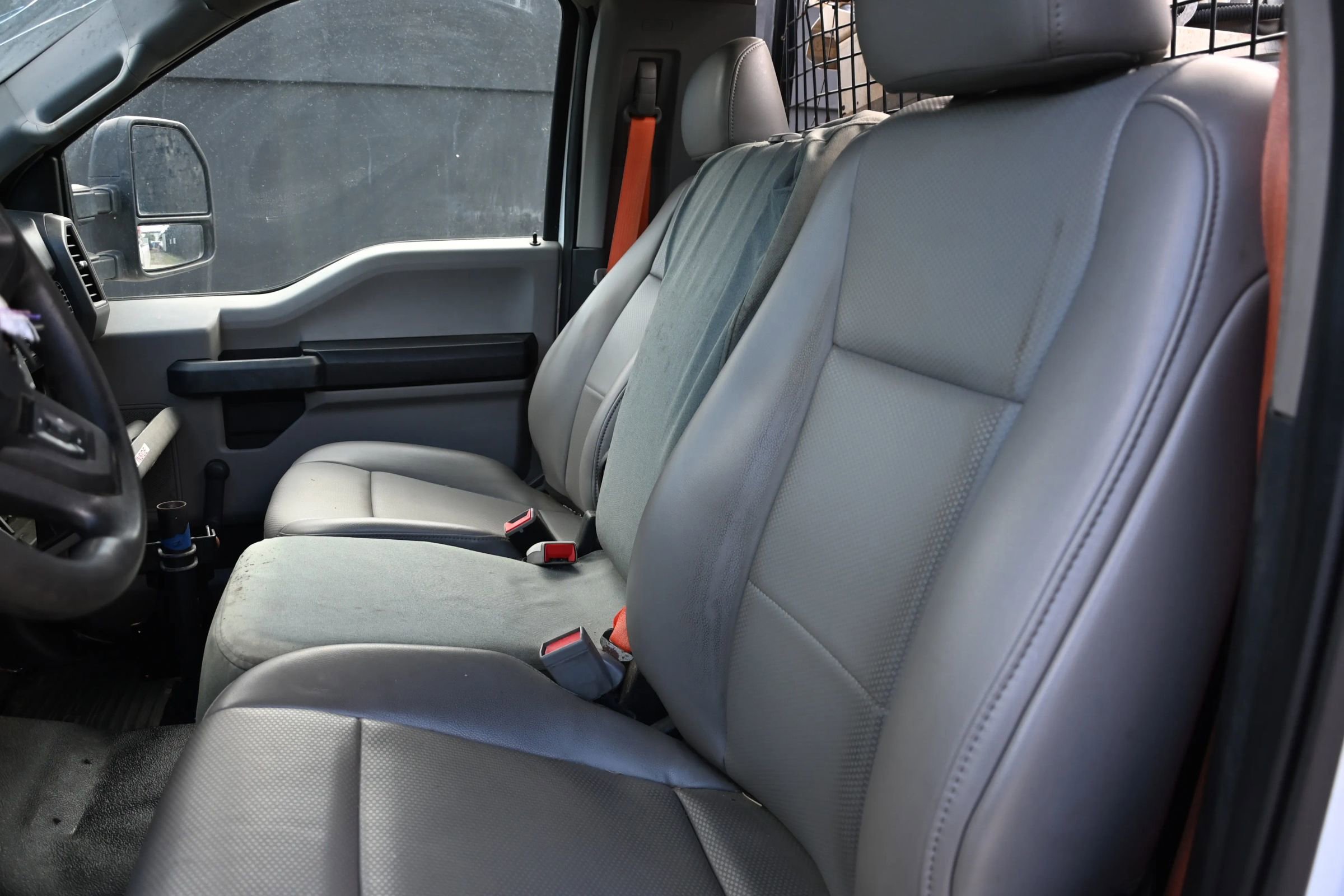 Used 2019 Ford F350 XL w/ Camper Package image 12