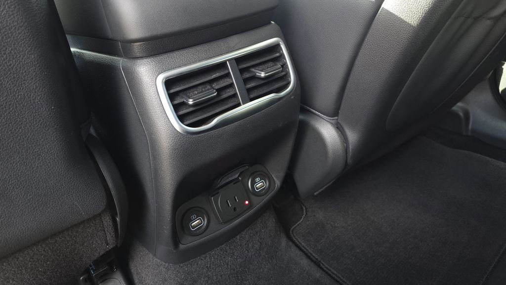 Used 2023 Hyundai Santa Fe Limited image 18