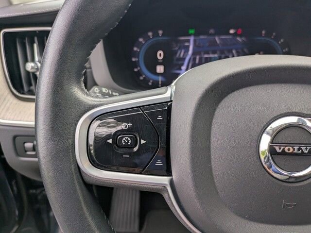 Used 2022 Volvo XC60 B6 Inscription w/ Advanced Package image 21